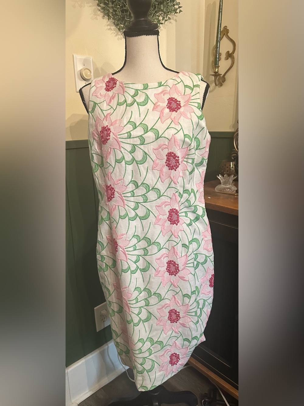 Talbots Dress Womens 8P Pink & Green Embroidered Sheath Lined Knee Length